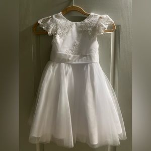 Size 6 Flower Girl dress - White.